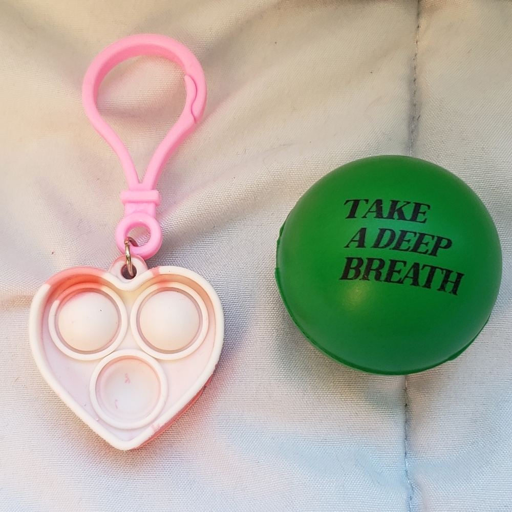 2 Pk Pink Heart Pop It Keychain Green Deep Breath Stress Ball Fidgets